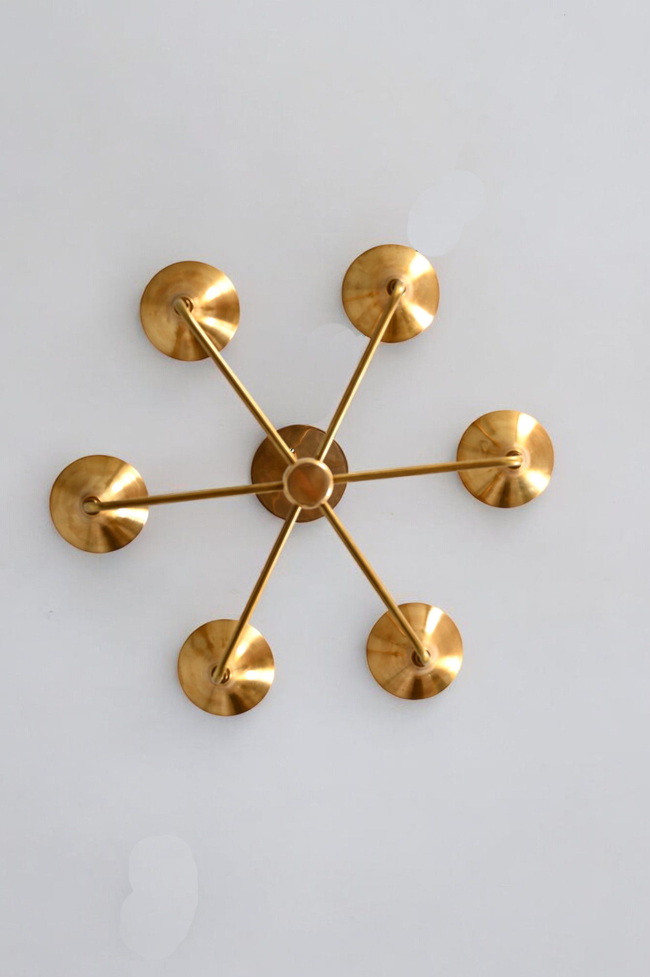 6-Light Chandelier – Elegant and sophisticated with a luminous display
