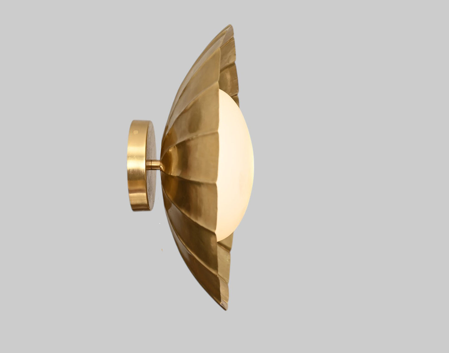 Mid-Century Modern Wall Lamp—stylish and sleek, flower design