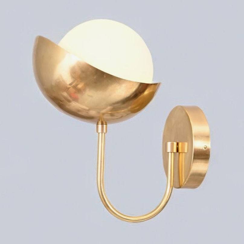 Mid-Century Brass Wall Lamp with 1 Shade - Vintage Elegance