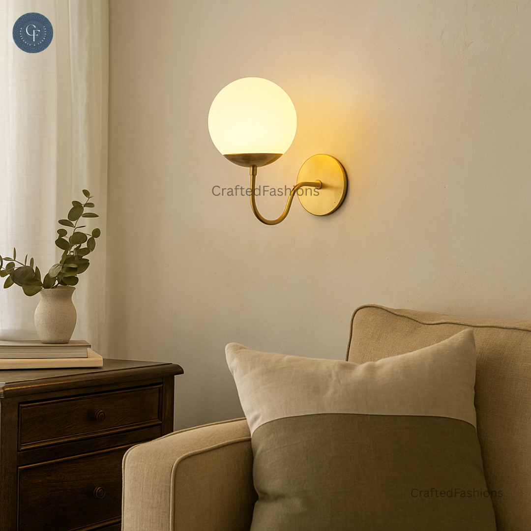 Mid-century modern wall sconce with raw brass - Sputnik design - Stylish and elegant lamps for your home decor