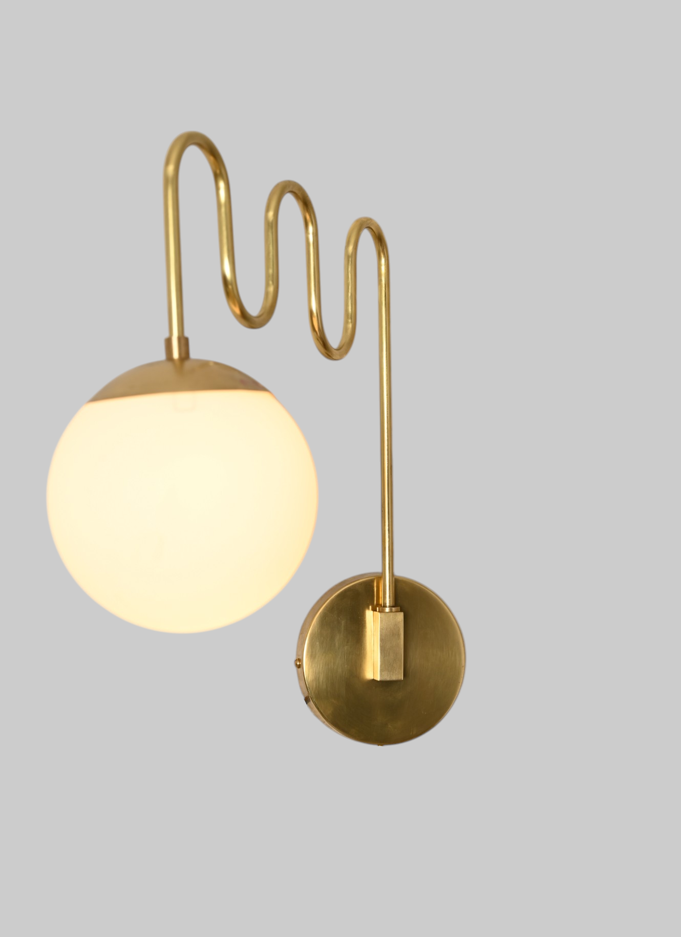 The Big Zigzag Wall Lamp – Bold, Geometric Design for Modern Lighting