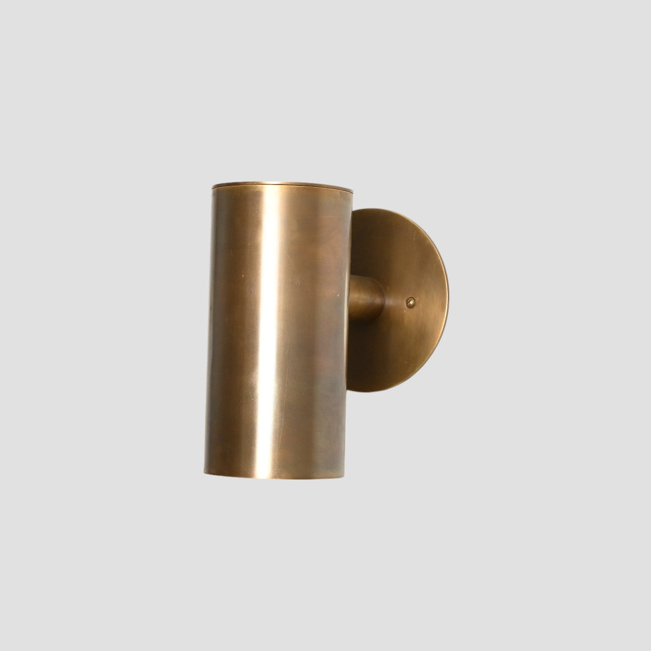 Sleek Mid-Century Brass Wall Sconce – Cylinder Design for Any Room