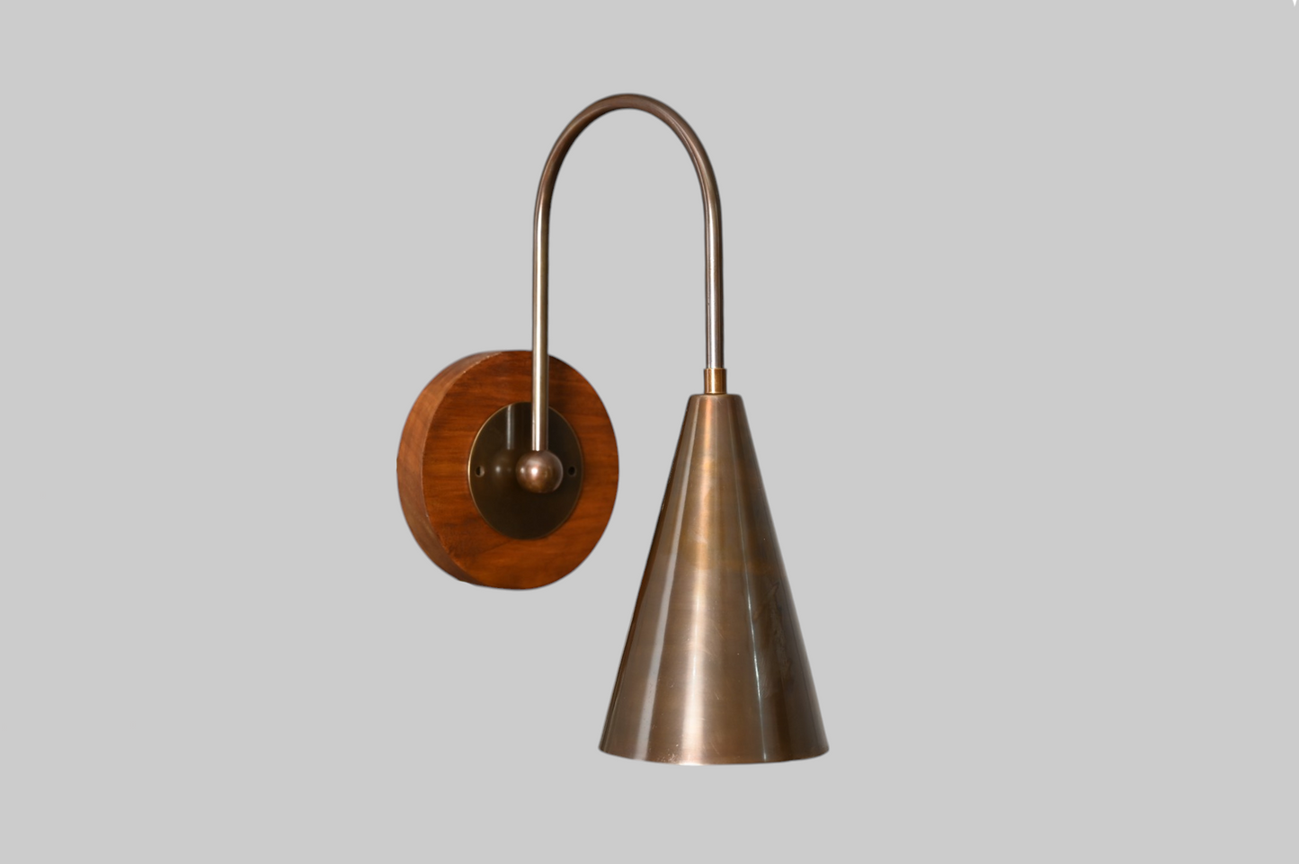 Mid-Century Wall Sconce Light – Antique Patina & Vintage Brass Charm