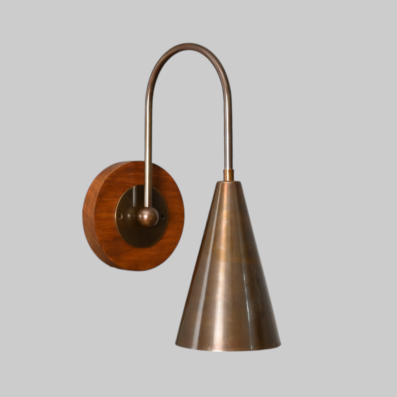 Mid-Century Wall Sconce Light – Antique Patina & Vintage Brass Charm
