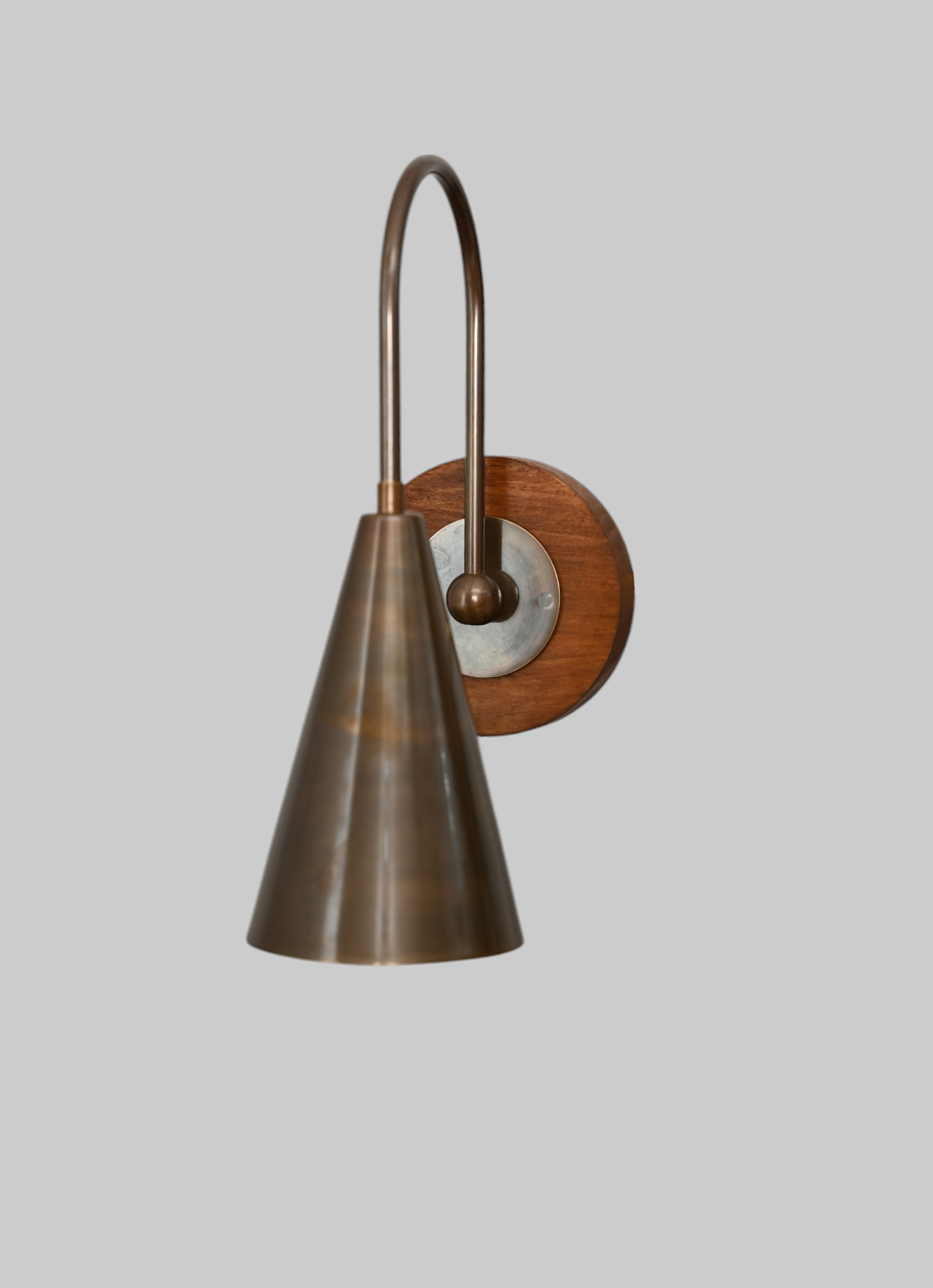 Mid-Century Wall Sconce Light – Antique Patina & Vintage Brass Charm