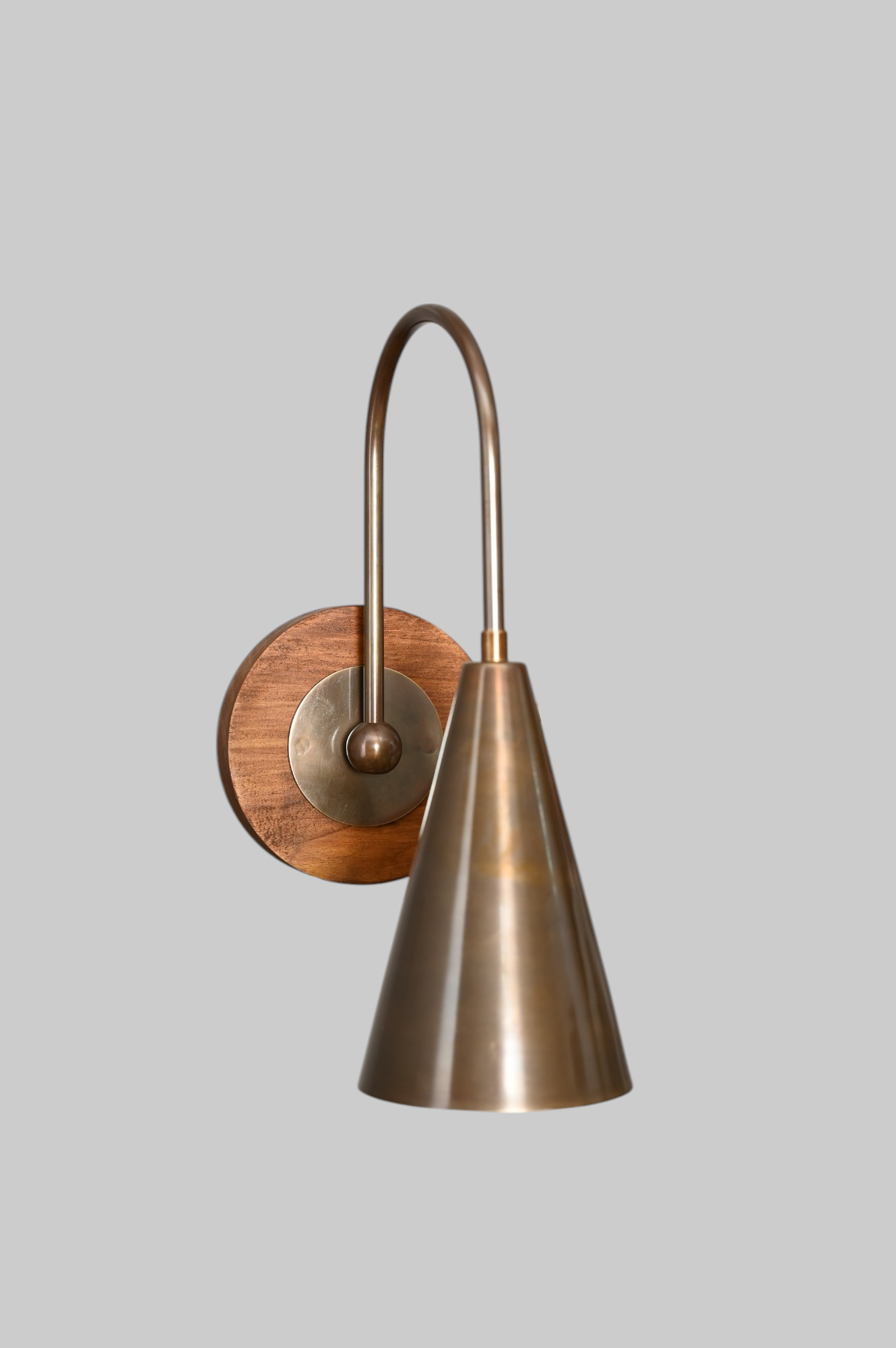 Mid-Century Wall Sconce Light – Antique Patina & Vintage Brass Charm