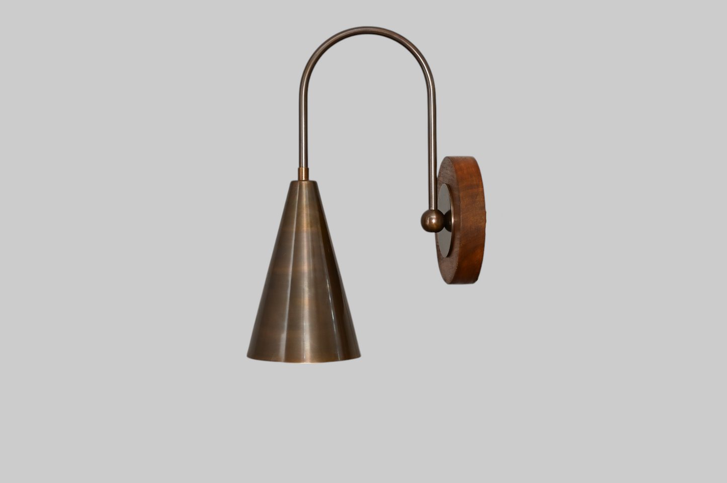 Mid-Century Wall Sconce Light – Antique Patina & Vintage Brass Charm