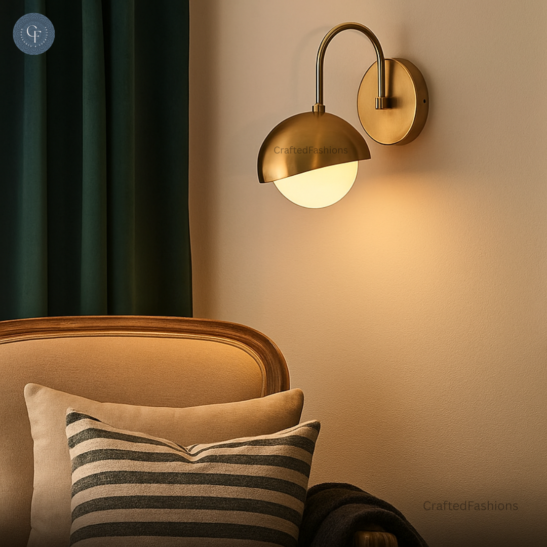 Mid-Century Brass Wall Lamp with 1 Shade - Vintage Elegance