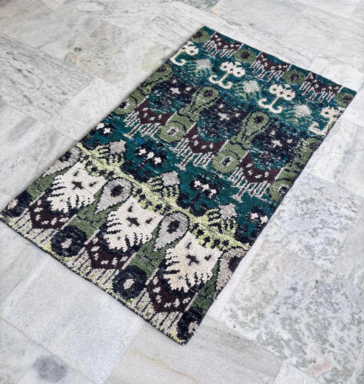 Hand-Knotted Abstract Sari Silk Rug – Multi-Color Recycled Silk, Cut Pile – view 3