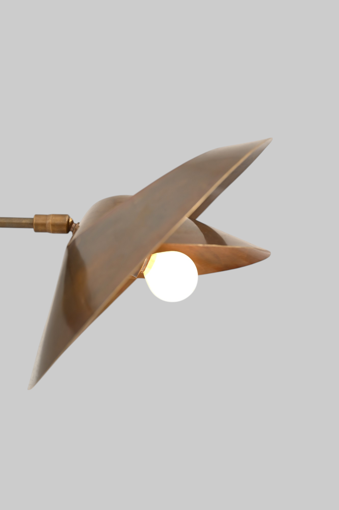 Serge Mouille Saturnus Wall Sconce: Iconic, sculptural mid-century lighting