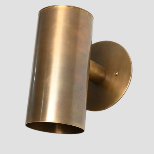 Modern Brass Cylinder Wall Sconce: Sleek Mid-Century design, perfect for any space